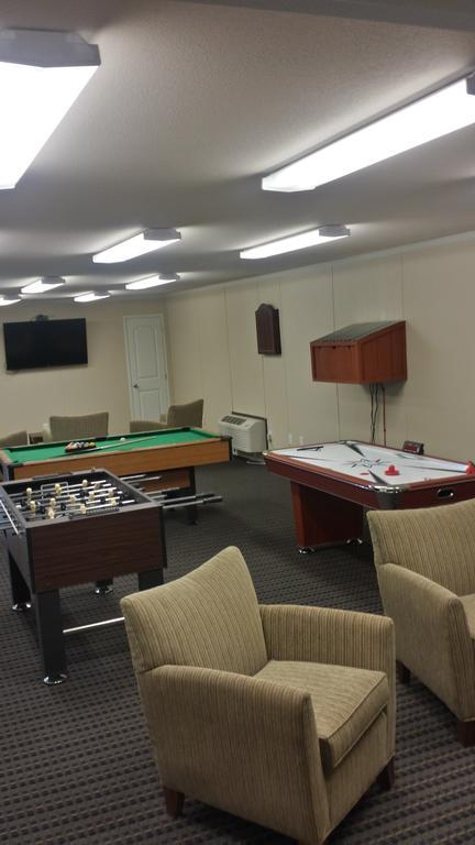 Instalodge Hotel And Suites Karnes City Esterno foto