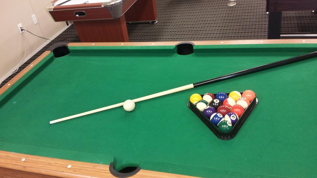 Instalodge Hotel And Suites Karnes City Esterno foto