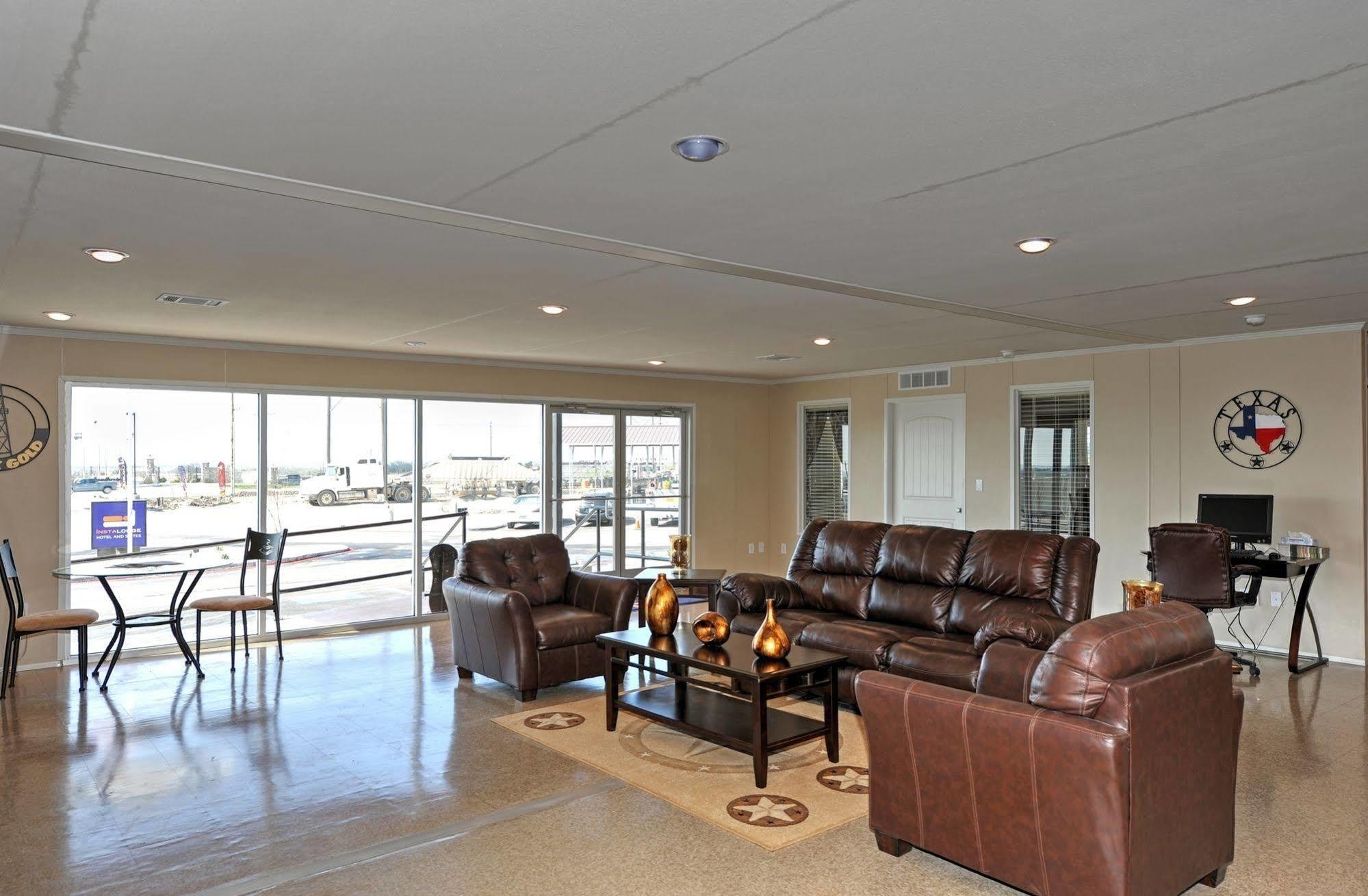 Instalodge Hotel And Suites Karnes City Esterno foto