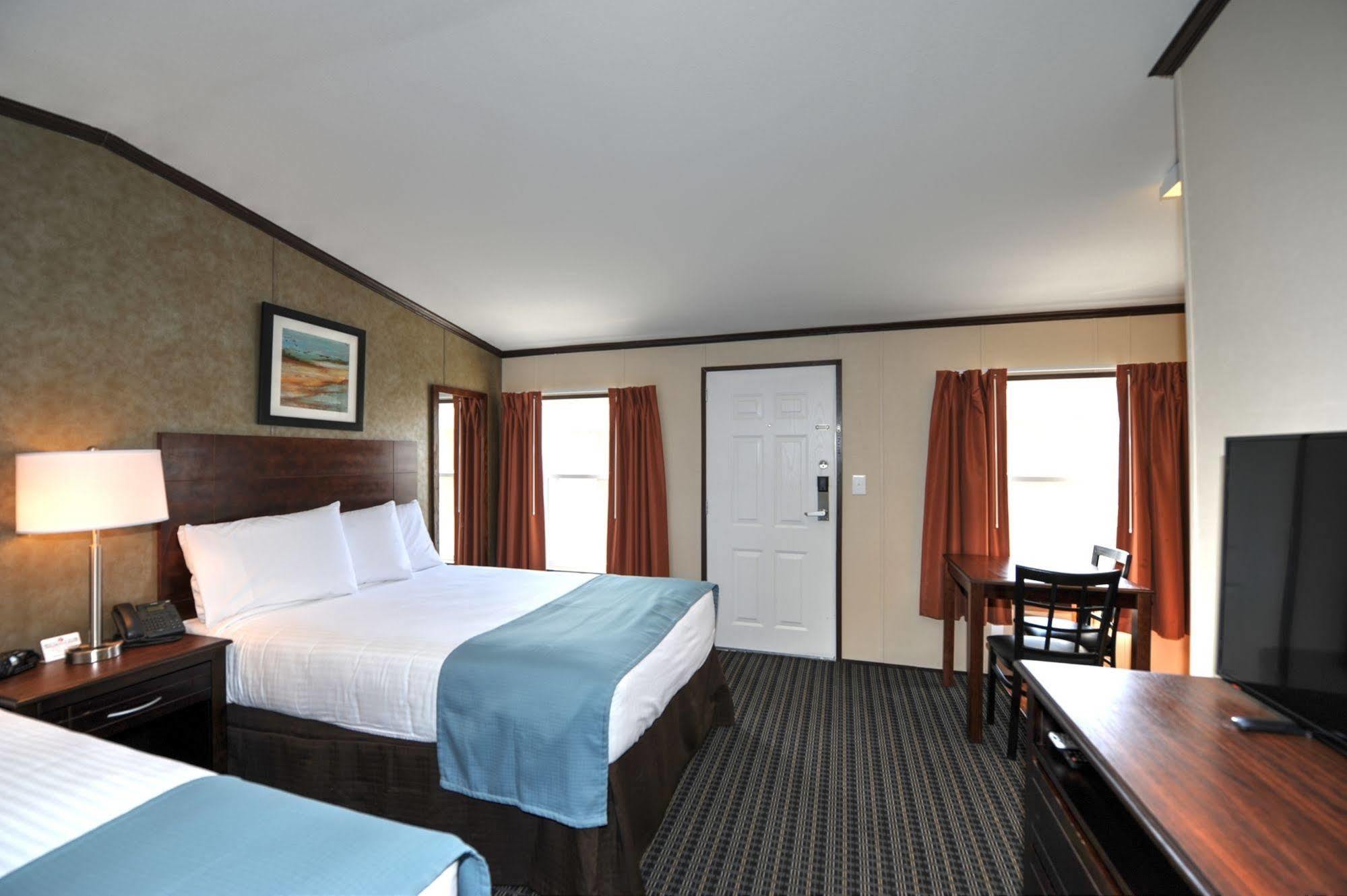 Instalodge Hotel And Suites Karnes City Esterno foto
