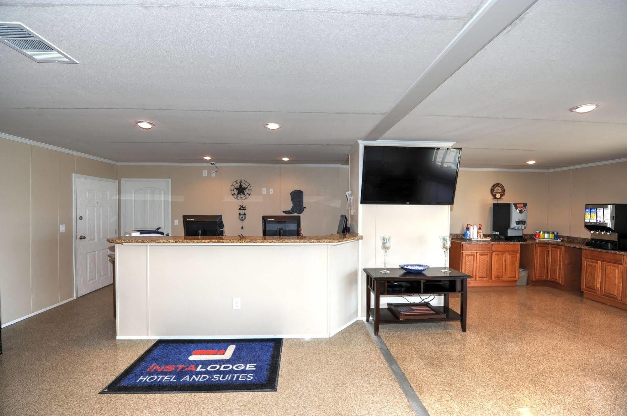 Instalodge Hotel And Suites Karnes City Esterno foto