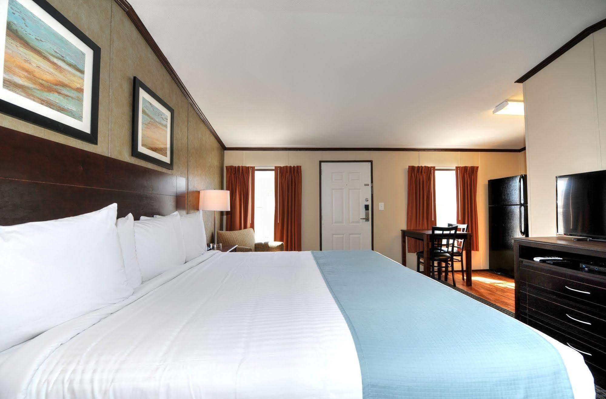 Instalodge Hotel And Suites Karnes City Esterno foto