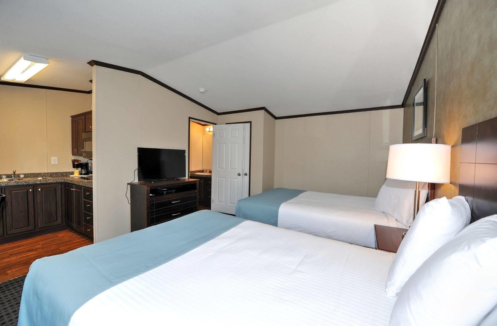 Instalodge Hotel And Suites Karnes City Esterno foto